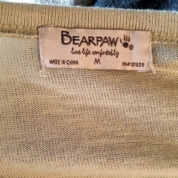 🆕️ NWT Bearpaw Light Green Long Sleeve Loose Fit Shirt Womens Size Medium - Picture 17 of 17